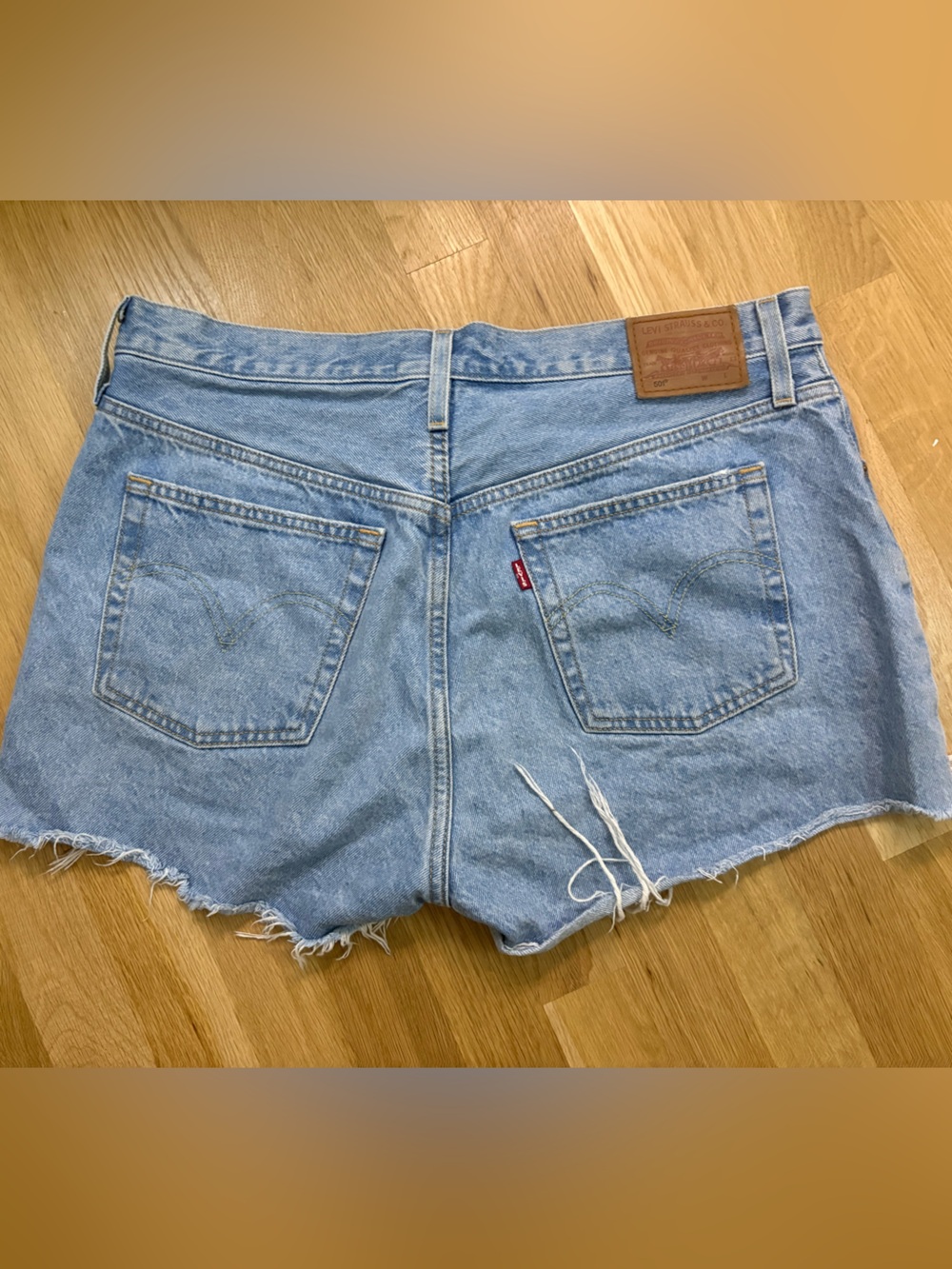 Levi’s 501 shorts 33W Light Wash - Picture 2 of 4